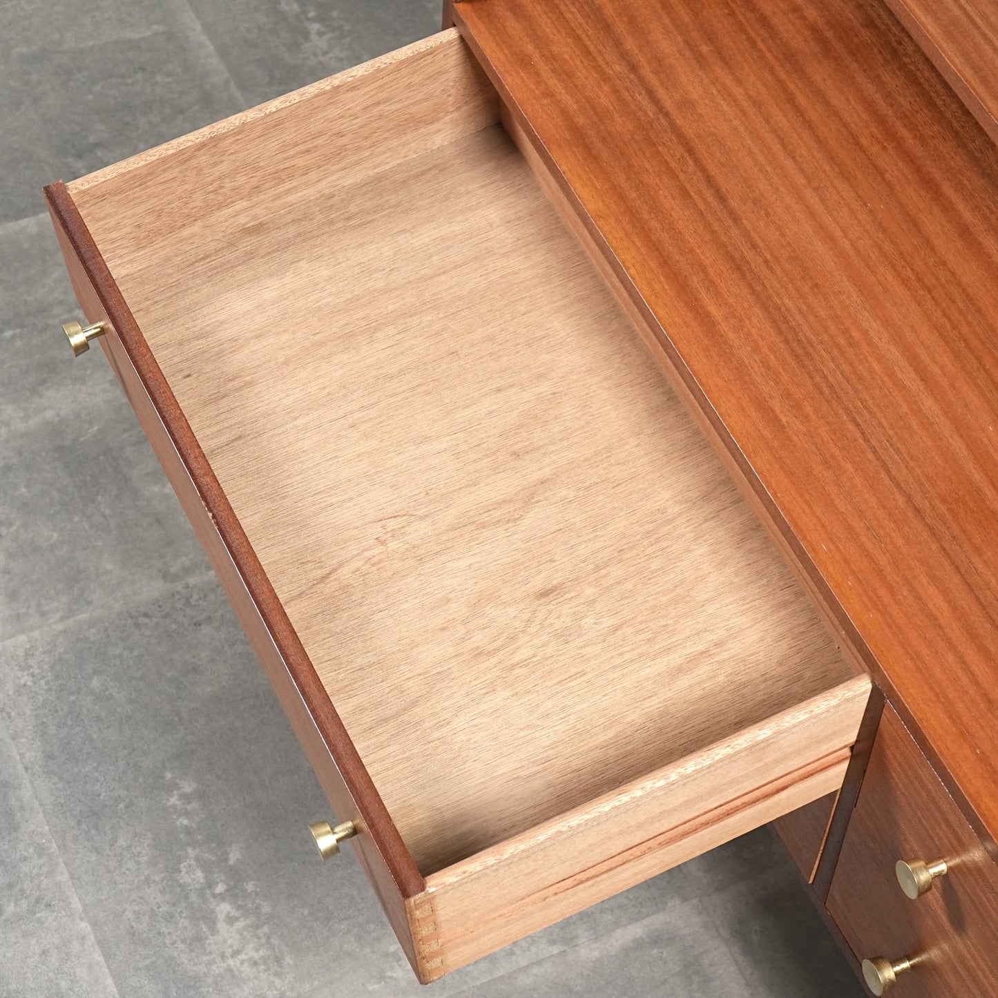 イギリスヴィンテージ サイドボード