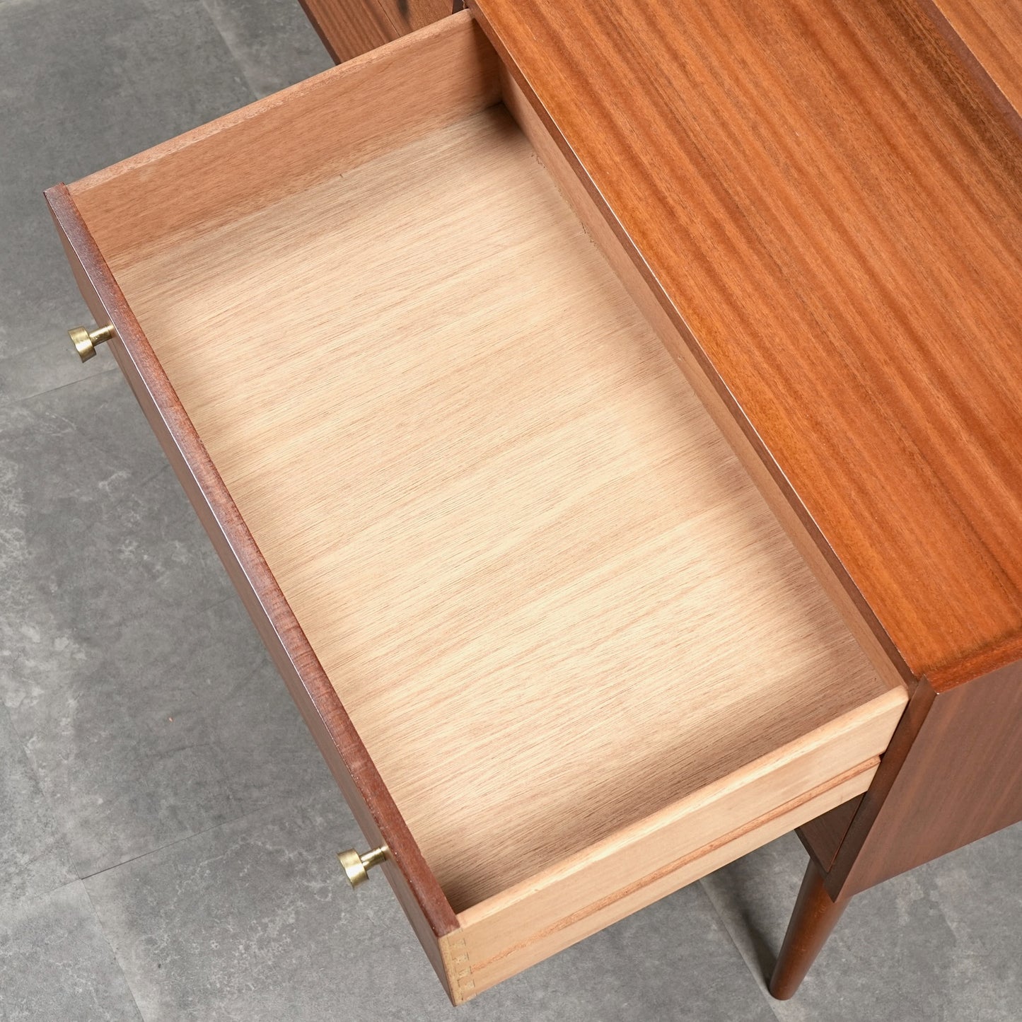 イギリスヴィンテージ サイドボード