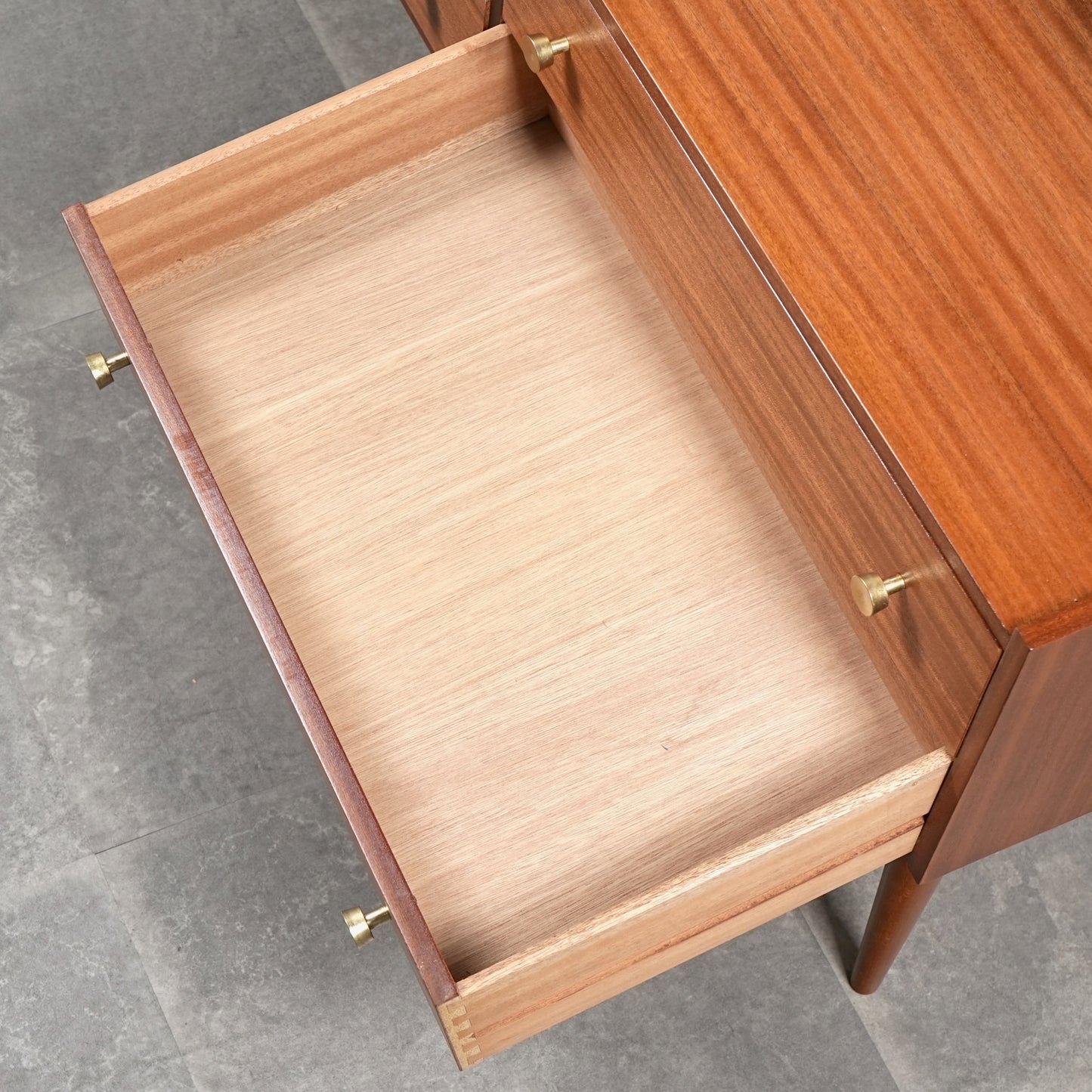 イギリスヴィンテージ サイドボード