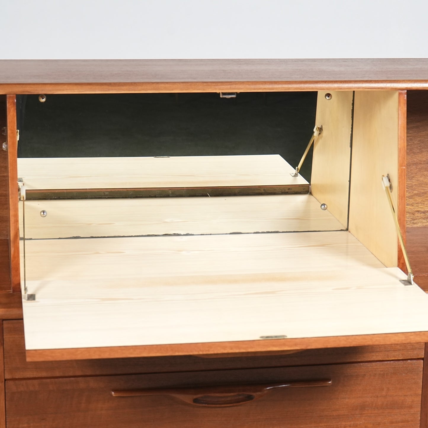 【Jentique】ヴィンテージ キャビネット(ハイサイドボード)