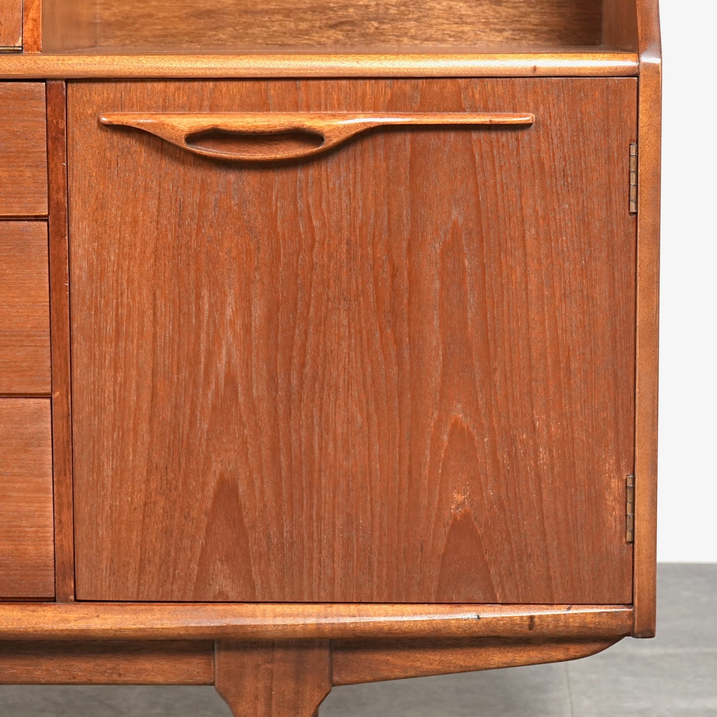 【Jentique】ヴィンテージ キャビネット(ハイサイドボード)