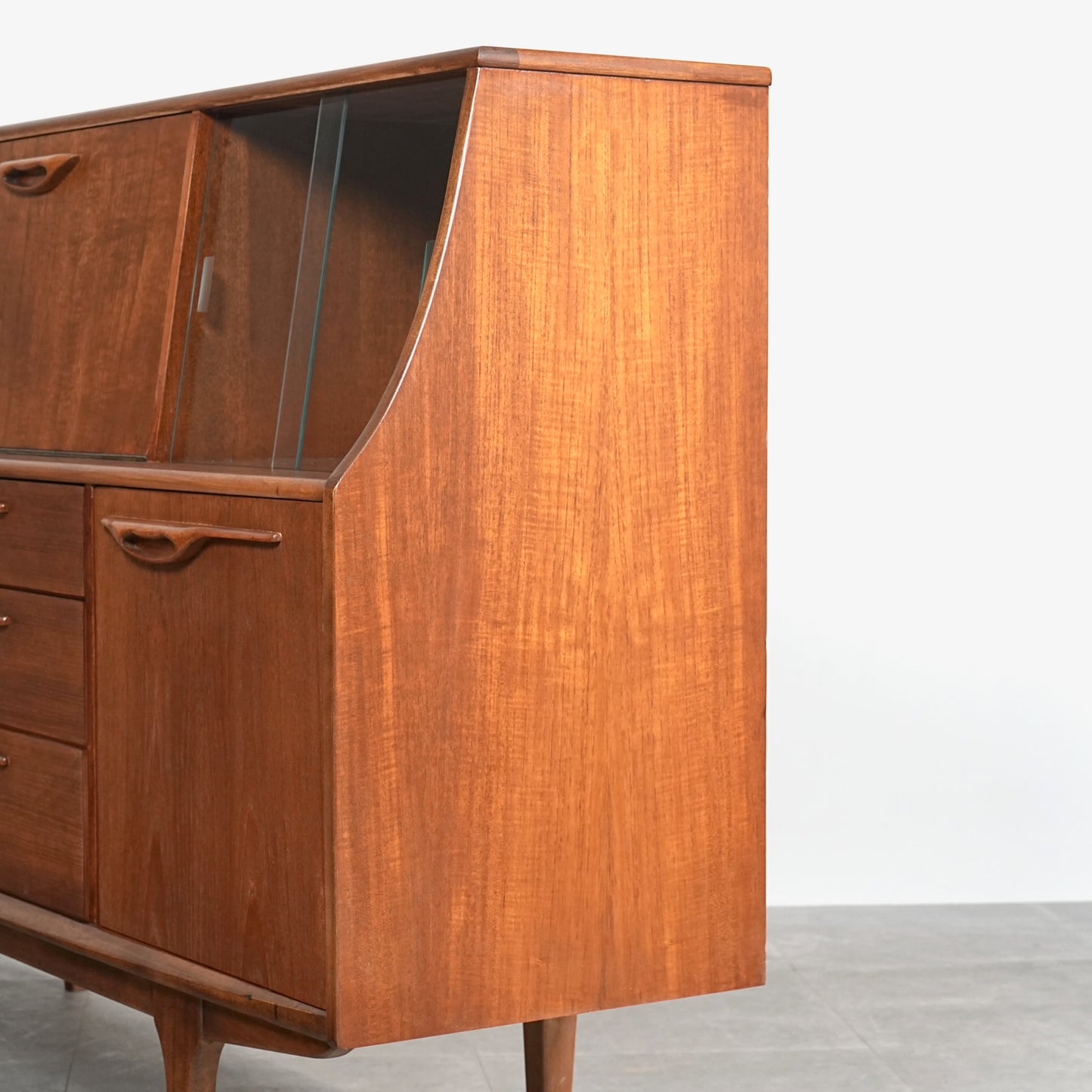 【Jentique】ヴィンテージ キャビネット(ハイサイドボード)