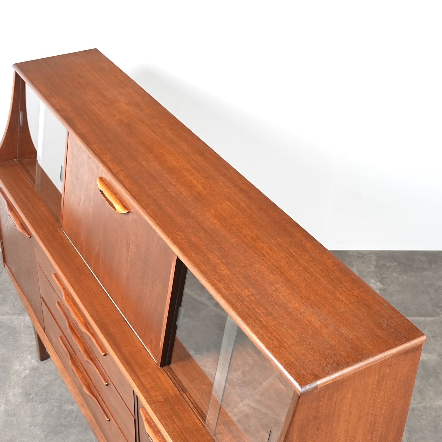 【Jentique】ヴィンテージ キャビネット(ハイサイドボード)