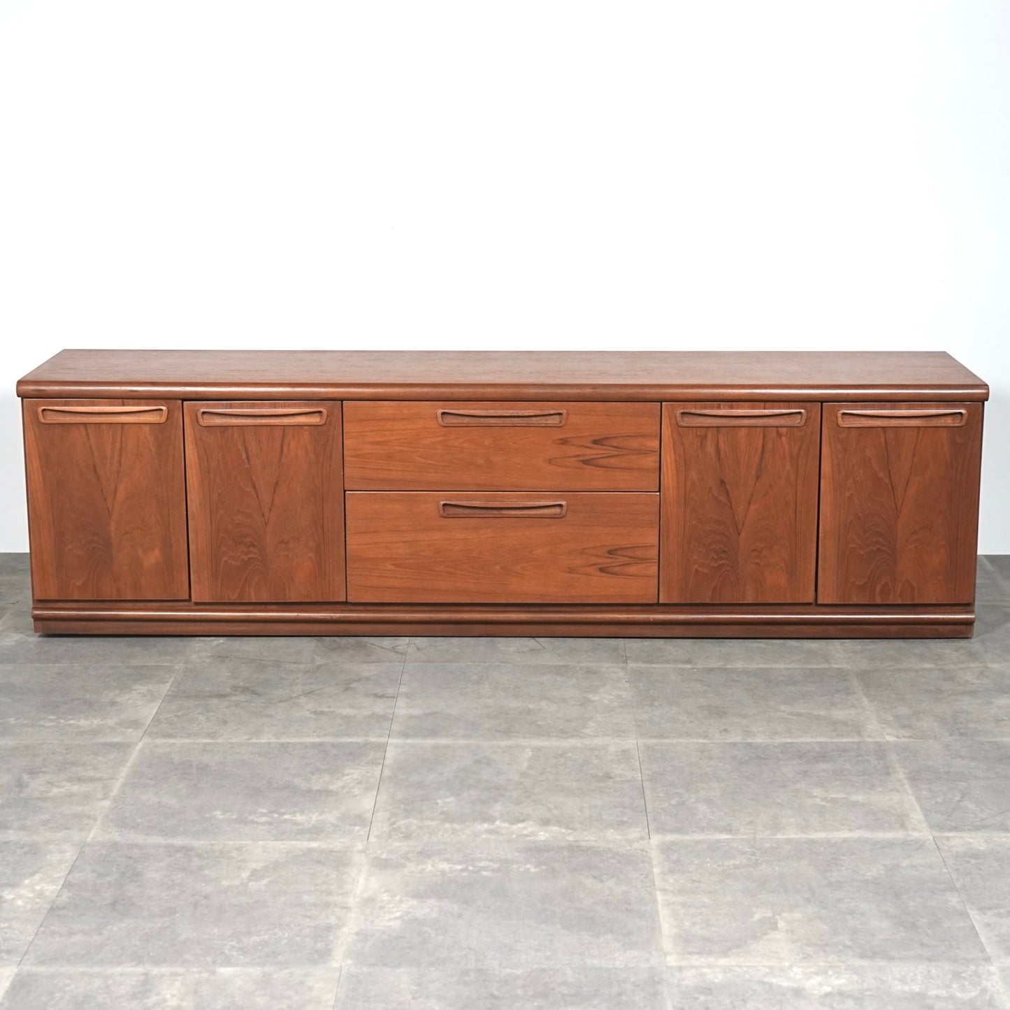 【Meredew】ヴィンテージ サイドボード