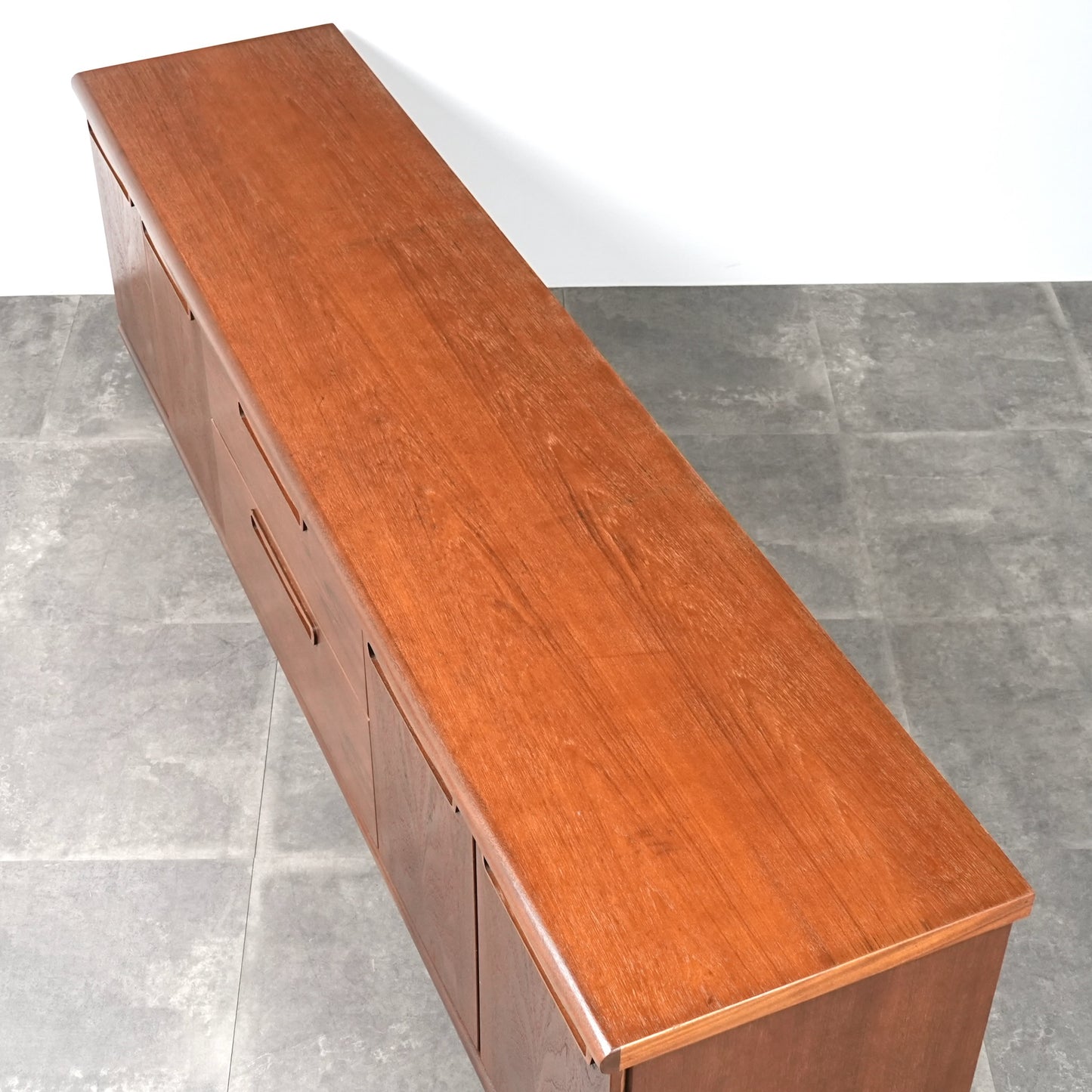 【Meredew】ヴィンテージ サイドボード