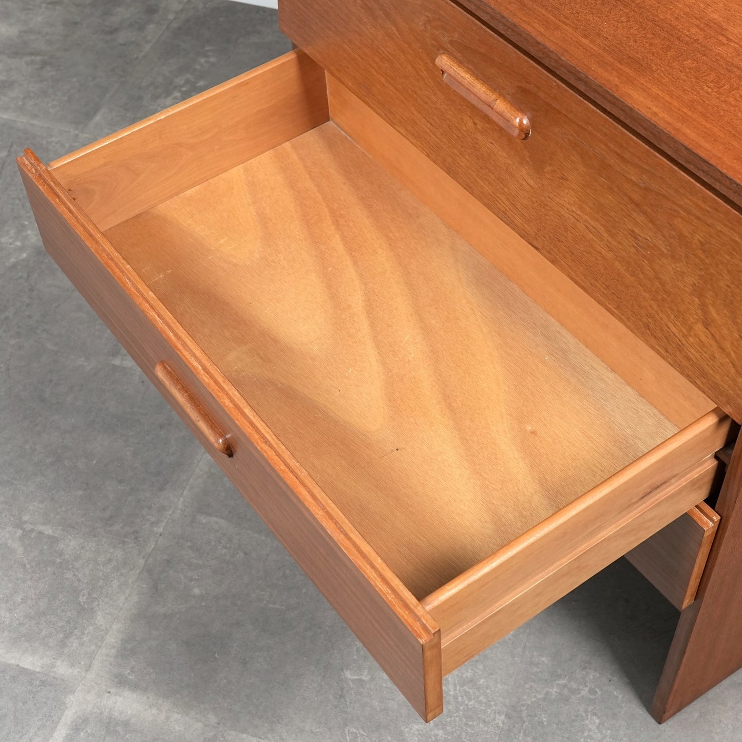 イギリスヴィンテージ チェスト