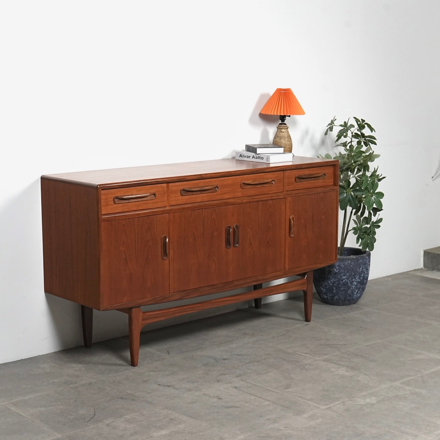 G-PLAN Fresco脚付きサイドボード G-PLAN】Fresco ヴィンテージ サイドボード – TIME HYPE