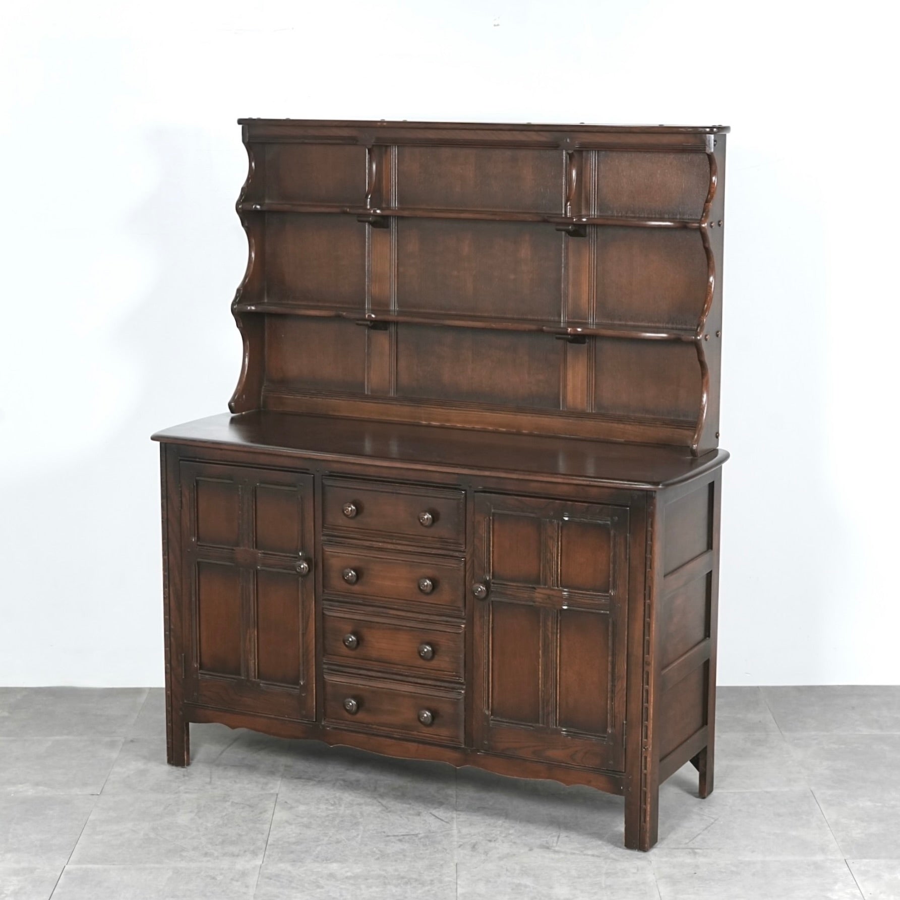 CABINET & SIDEBOARD – TIME HYPE