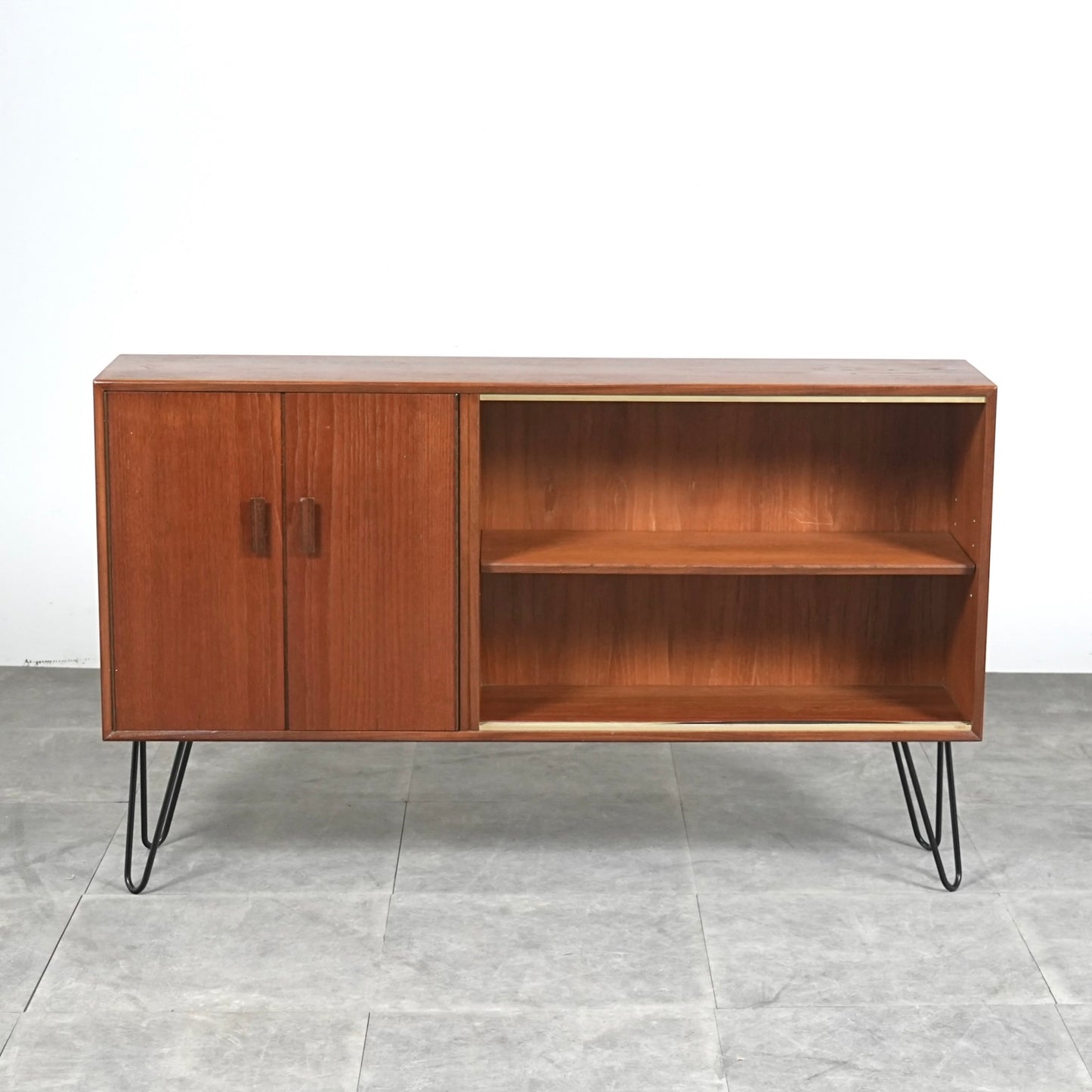 イギリスヴィンテージ ガラスキャビネット(ヘアピンカスタム)
