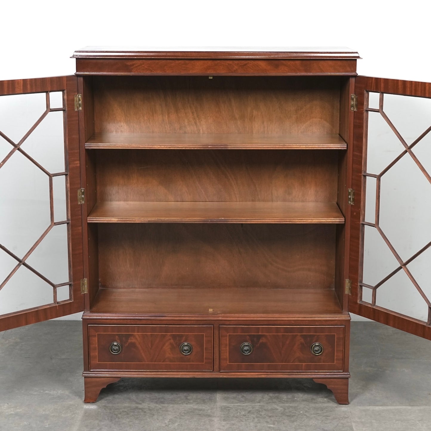 【JAYCEE FURNITURE】ヴィンテージ ガラスキャビネット