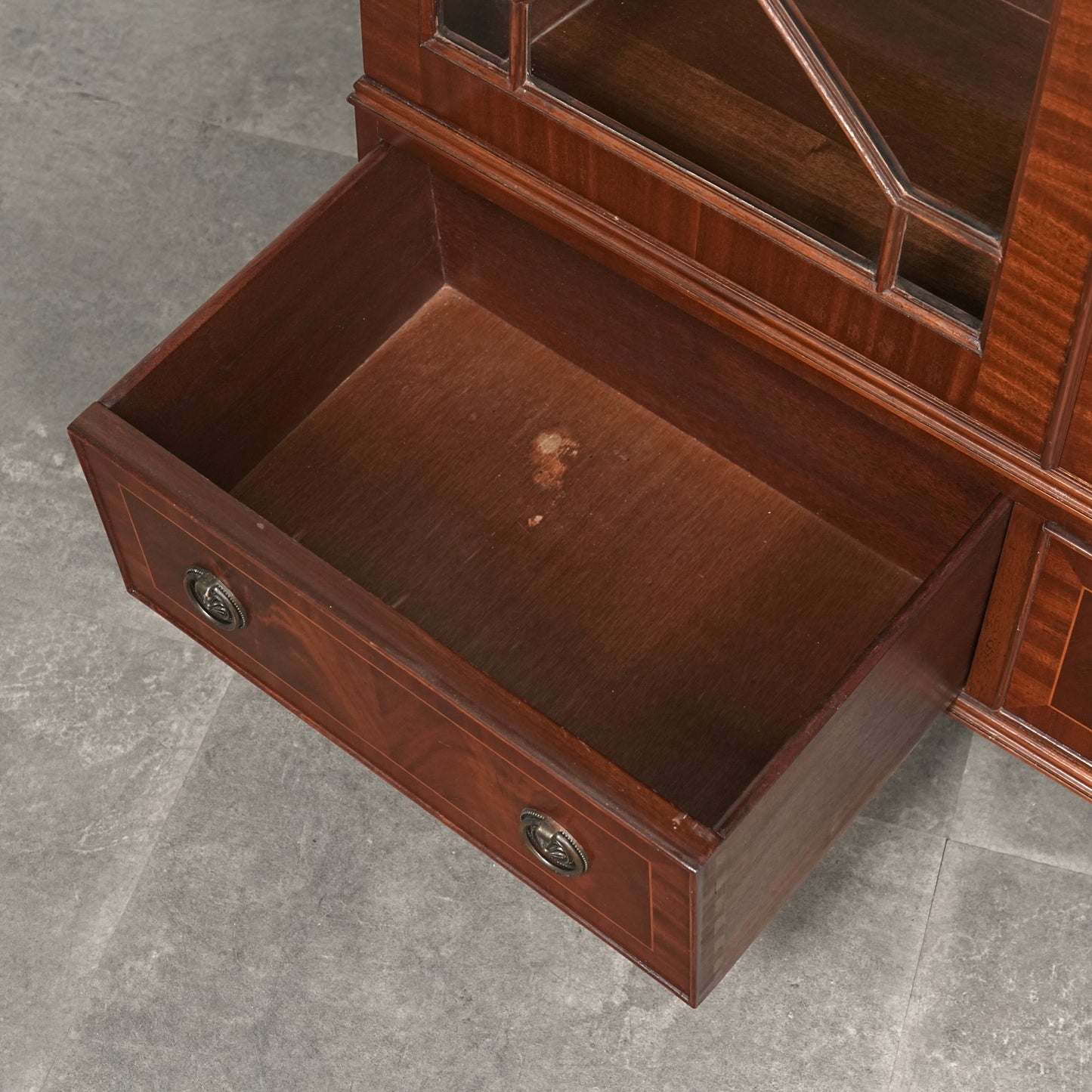 【JAYCEE FURNITURE】ヴィンテージ ガラスキャビネット