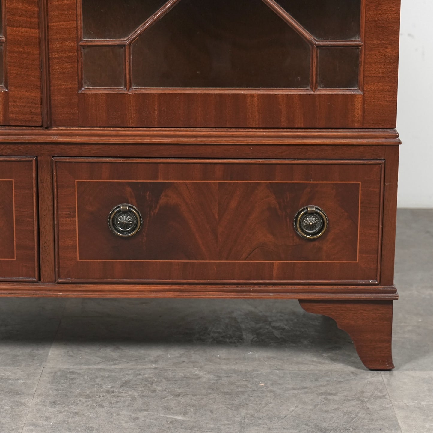 【JAYCEE FURNITURE】ヴィンテージ ガラスキャビネット