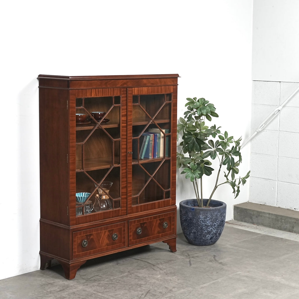 【JAYCEE FURNITURE】ヴィンテージ ガラスキャビネット