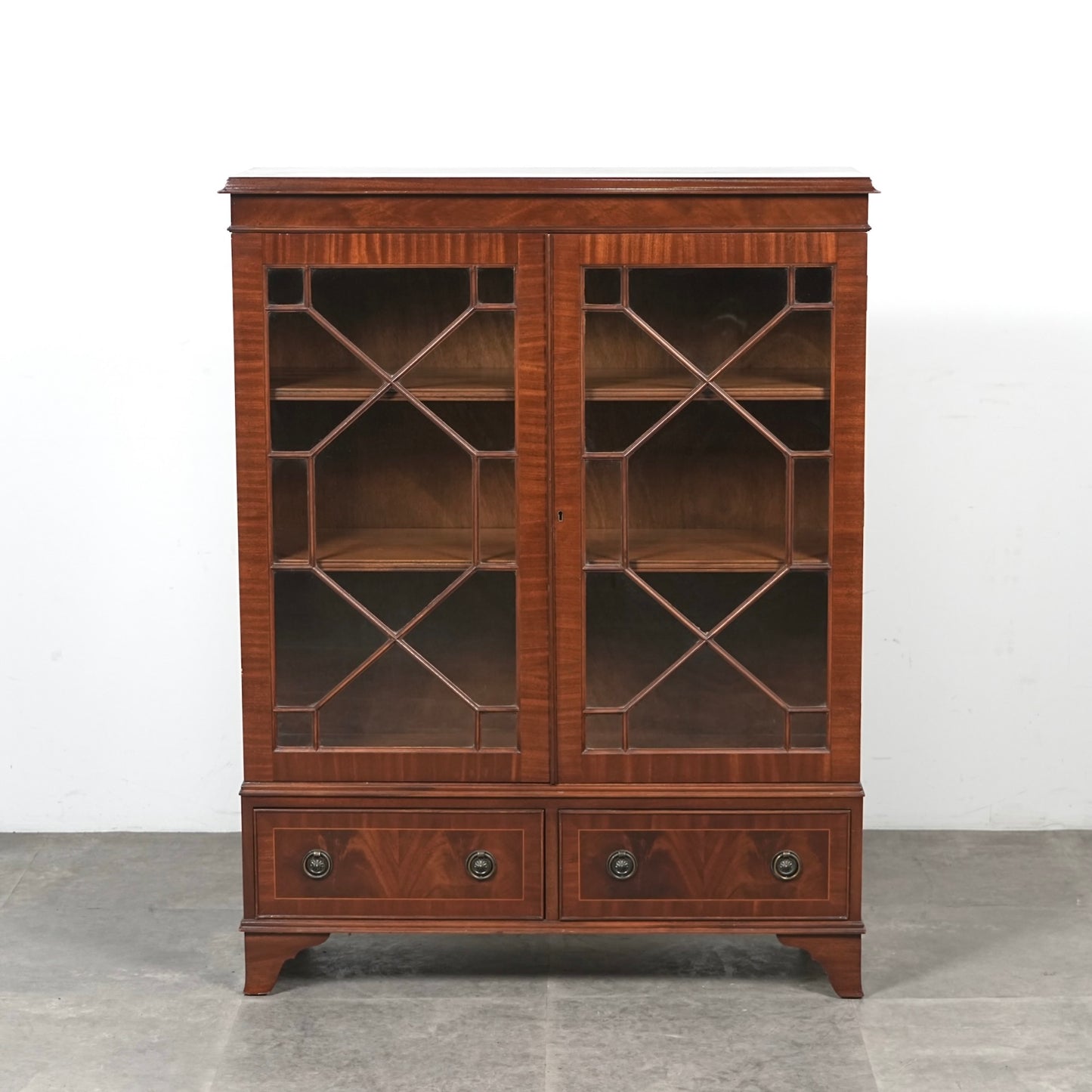 【JAYCEE FURNITURE】ヴィンテージ ガラスキャビネット