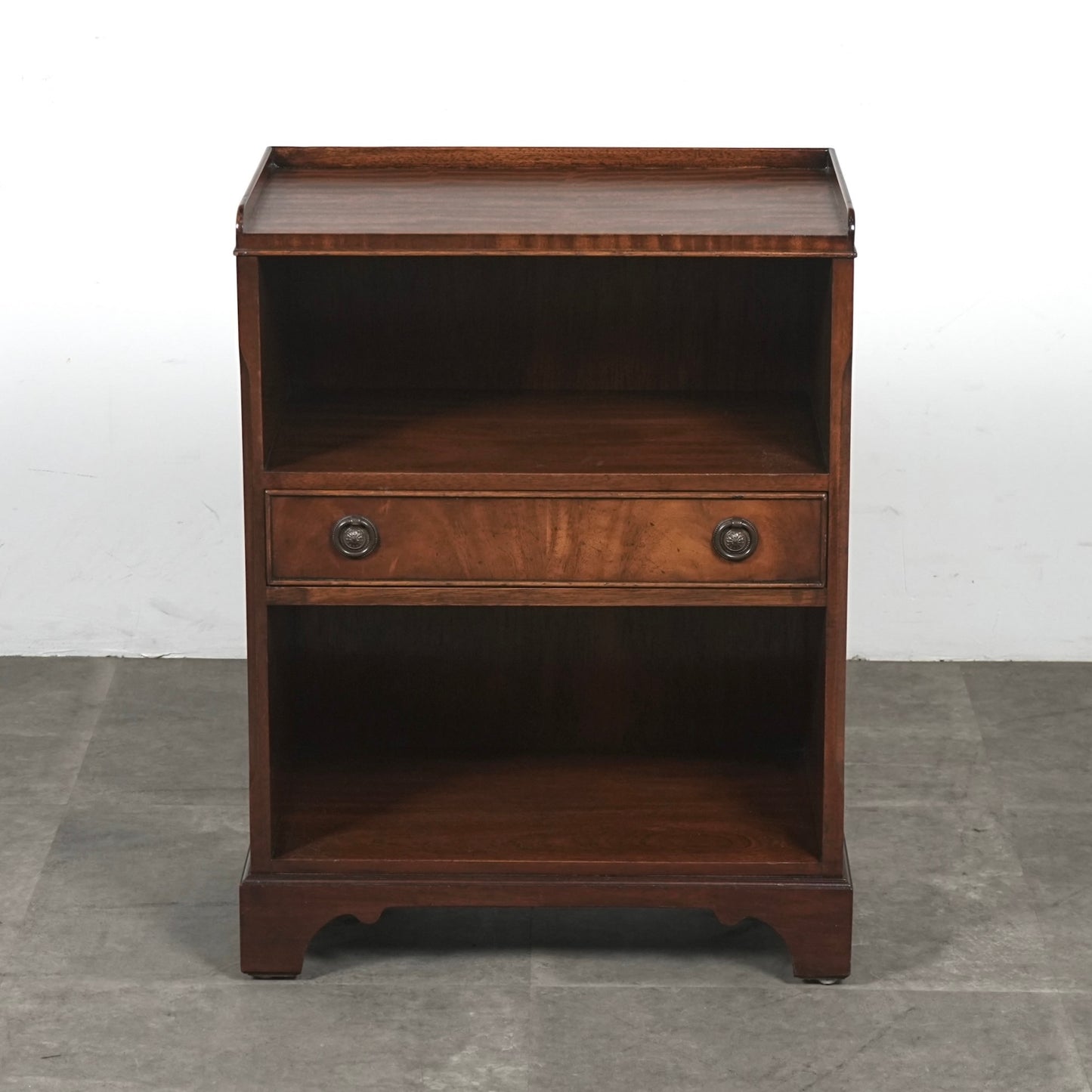 英国クラシック ヴィンテージ サイドキャビネット