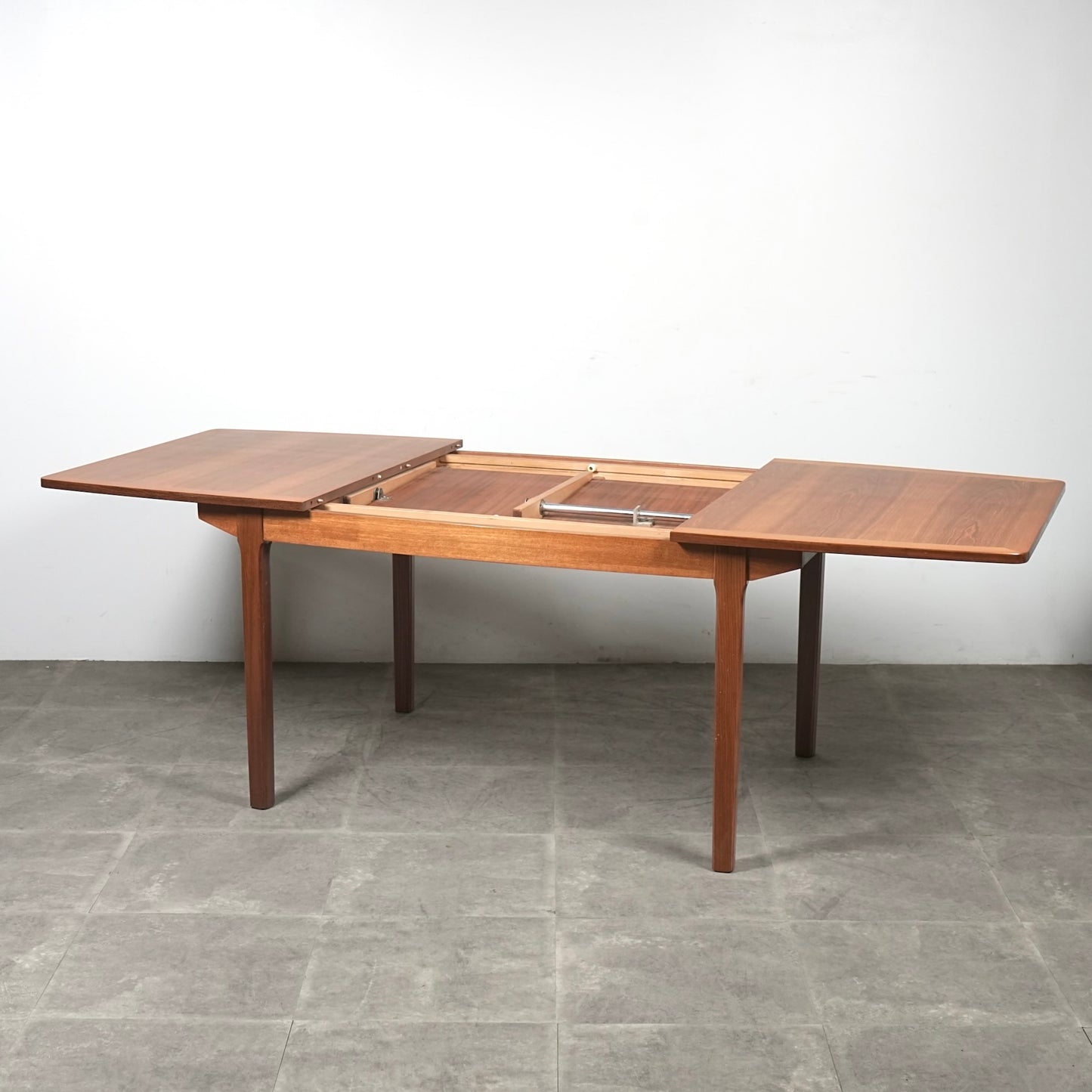 【NATHAN】ダイニングテーブル (ダブルエクステンション)