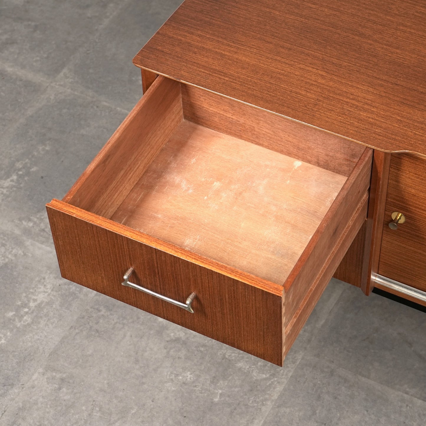 【Limelight Furniture】ヴィンテージ サイドボード