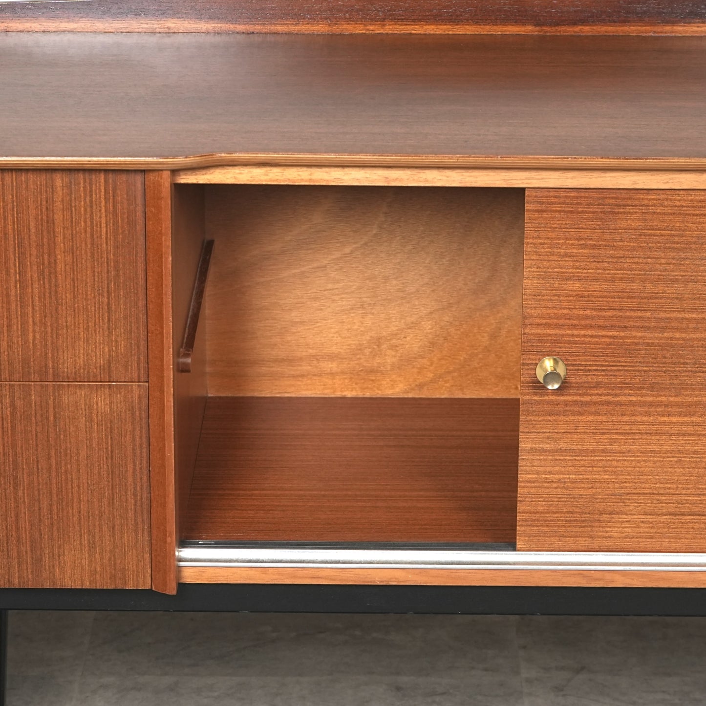 【Limelight Furniture】ヴィンテージ サイドボード