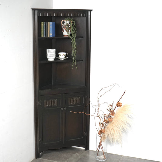 英国クラシック ヴィンテージ コーナーキャビネット