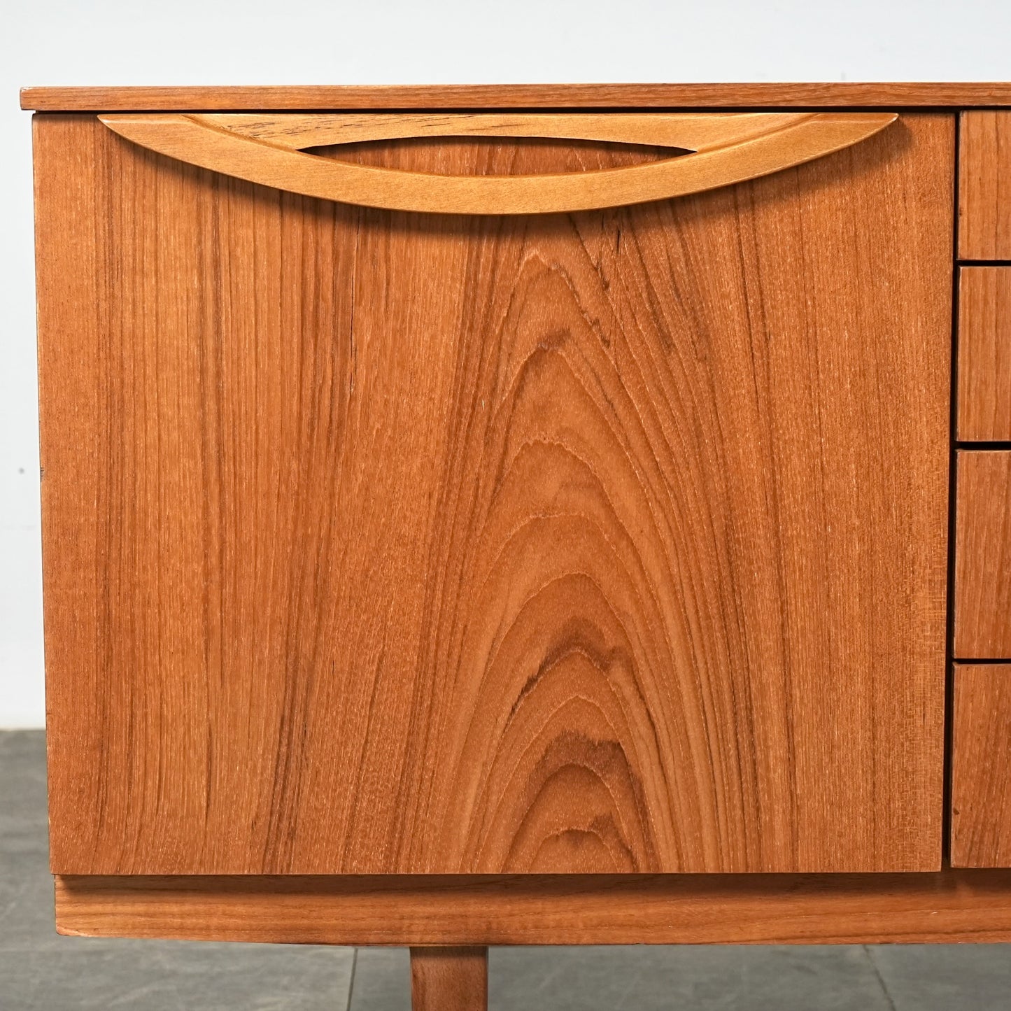 【Beautility】ヴィンテージ サイドボード