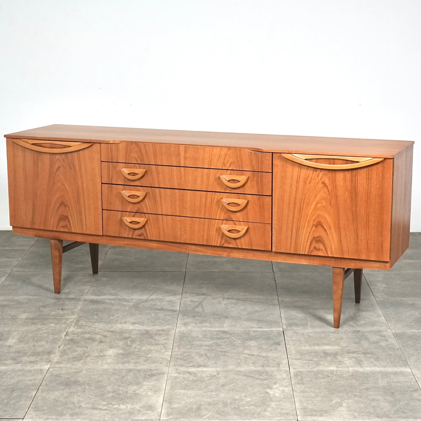 【Beautility】ヴィンテージ サイドボード