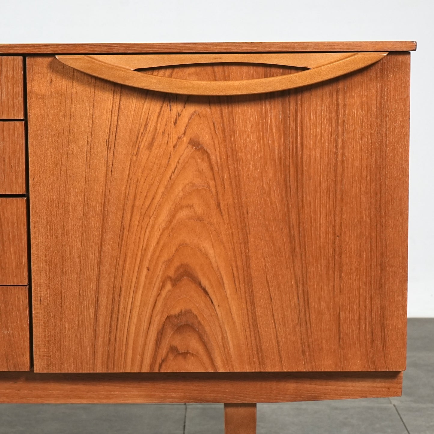 【Beautility】ヴィンテージ サイドボード