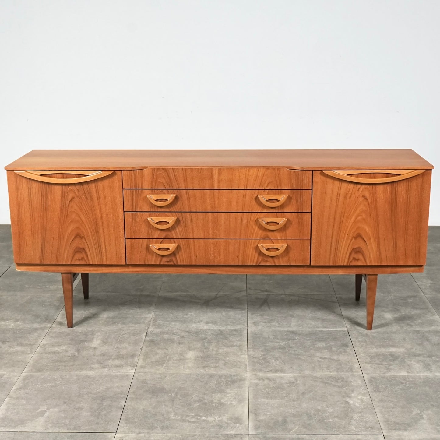 【Beautility】ヴィンテージ サイドボード