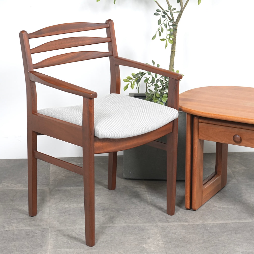 イギリスヴィンテージ アームチェア【張替済】