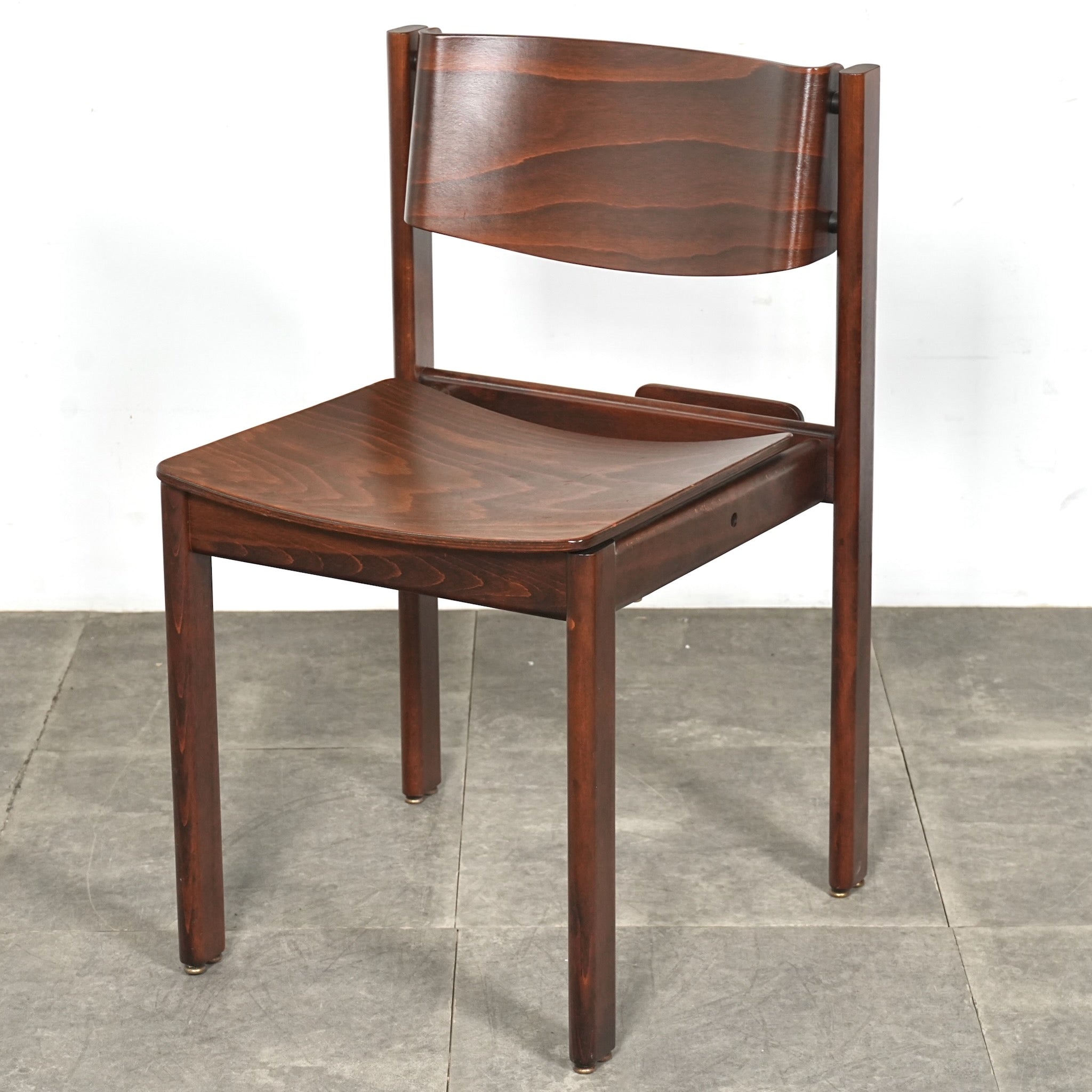 オランダヴィンテージ スタッキングチェア – TIME HYPE