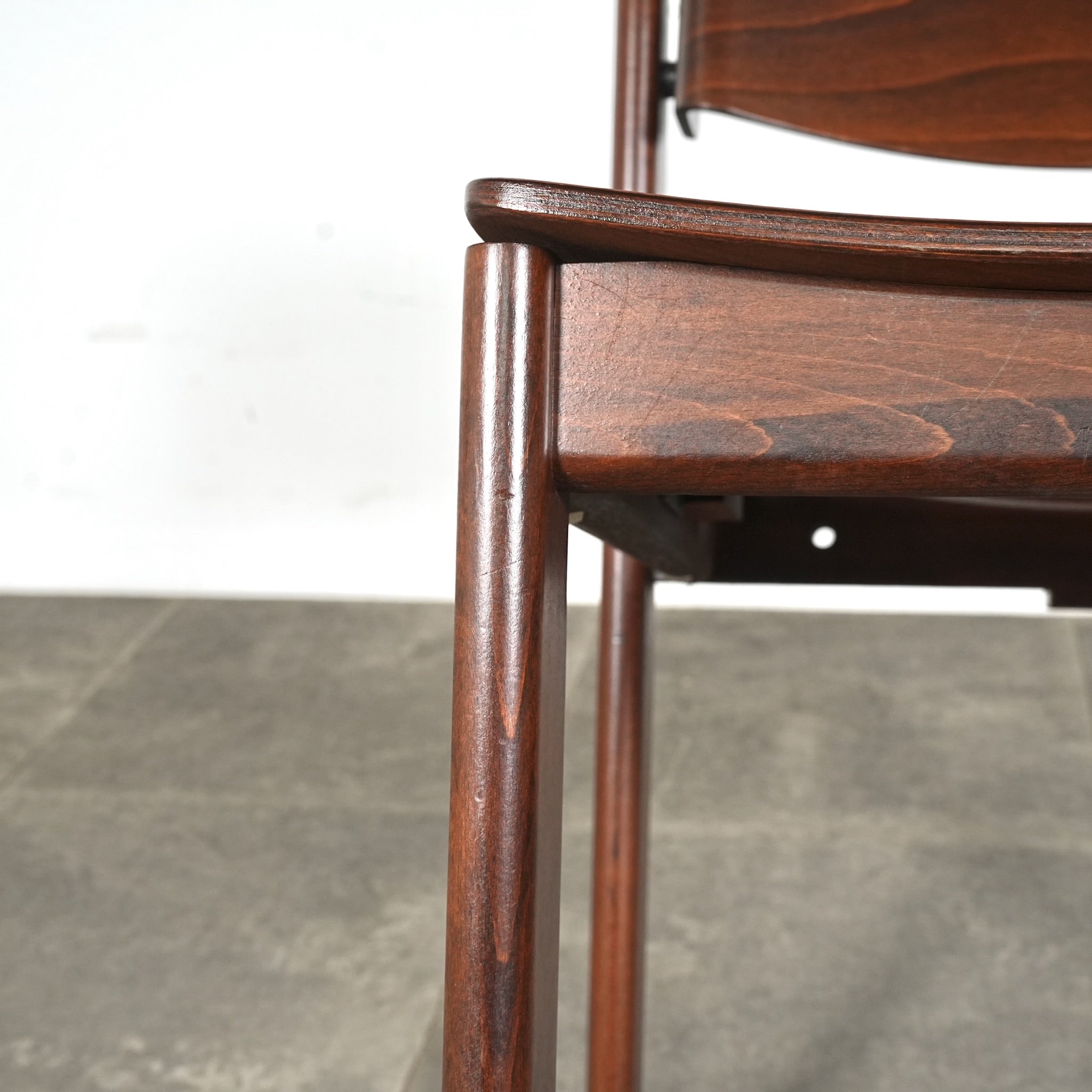 オランダヴィンテージ スタッキングチェア – TIME HYPE