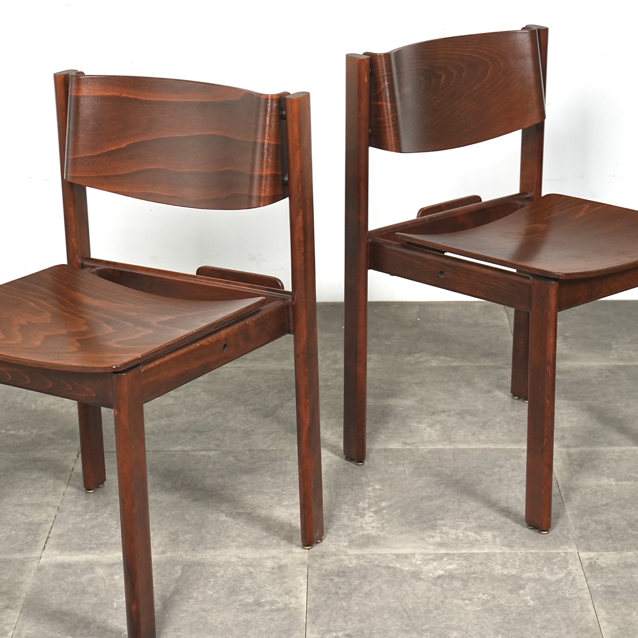 オランダヴィンテージ スタッキングチェア – TIME HYPE