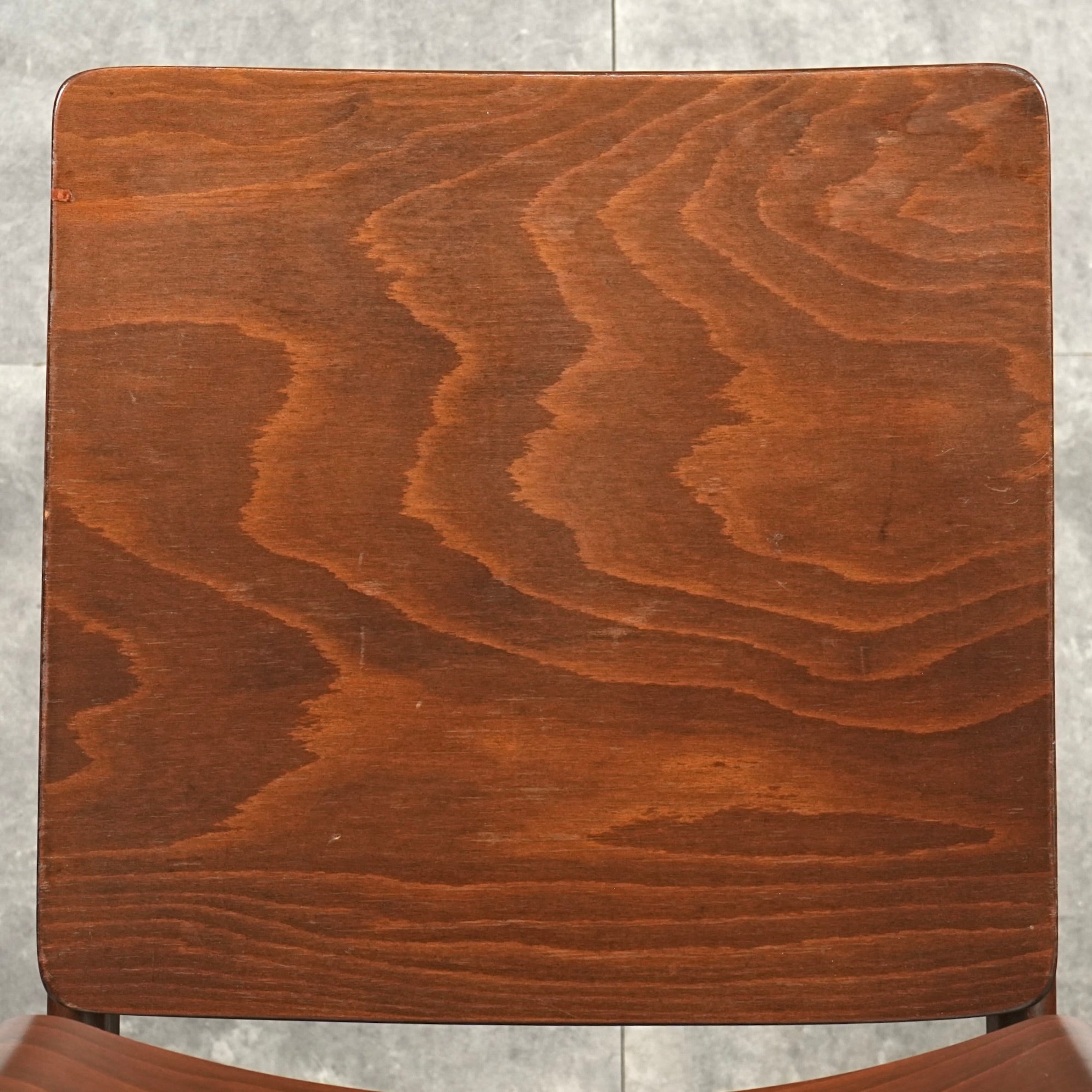 オランダヴィンテージ スタッキングチェア – TIME HYPE