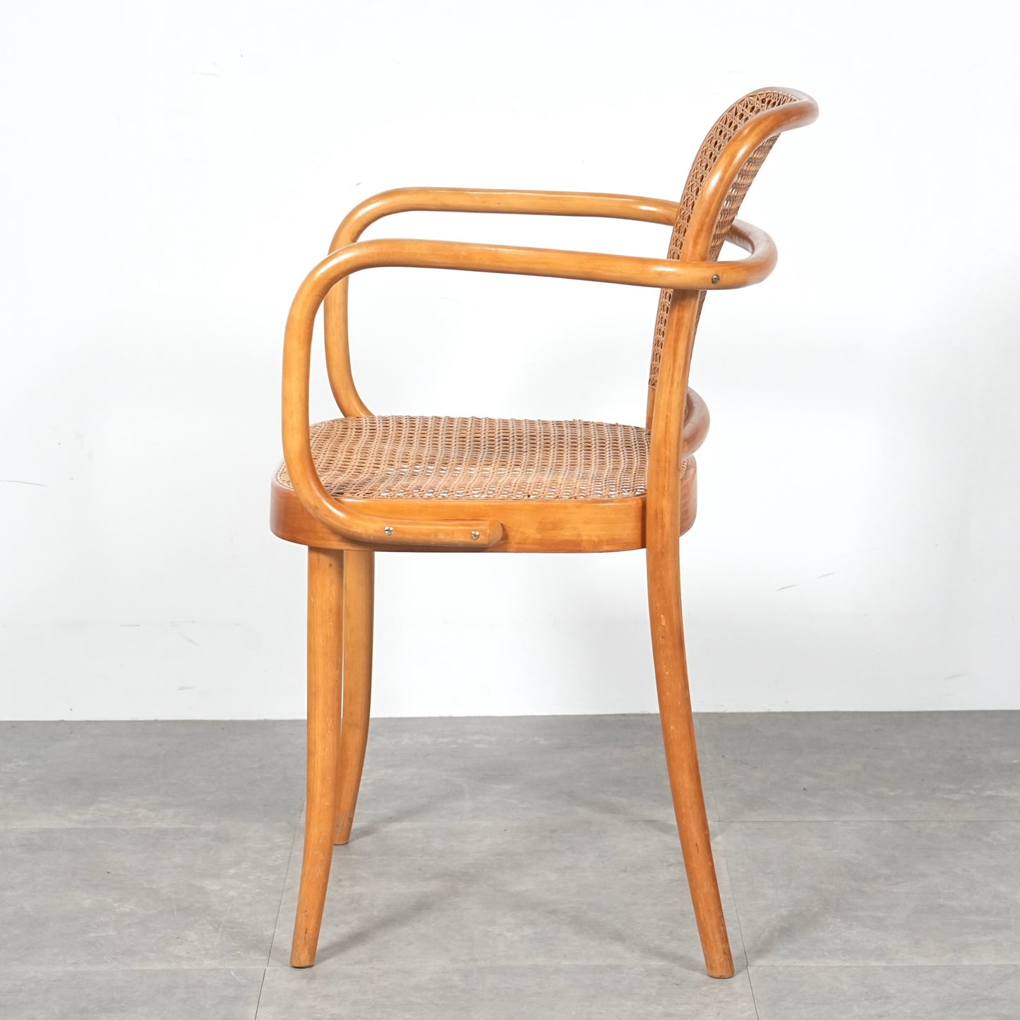 【LIGNA / Josef Hoffmann】ベントウッド アームチェア "811"
