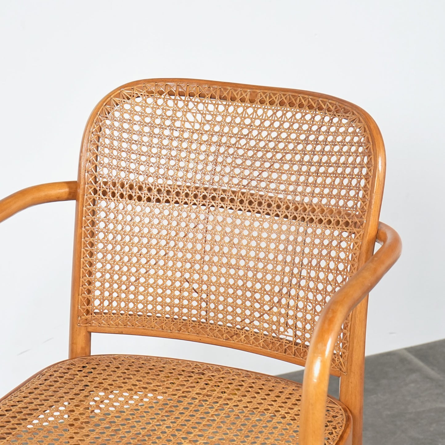 【LIGNA / Josef Hoffmann】ベントウッド アームチェア "811"